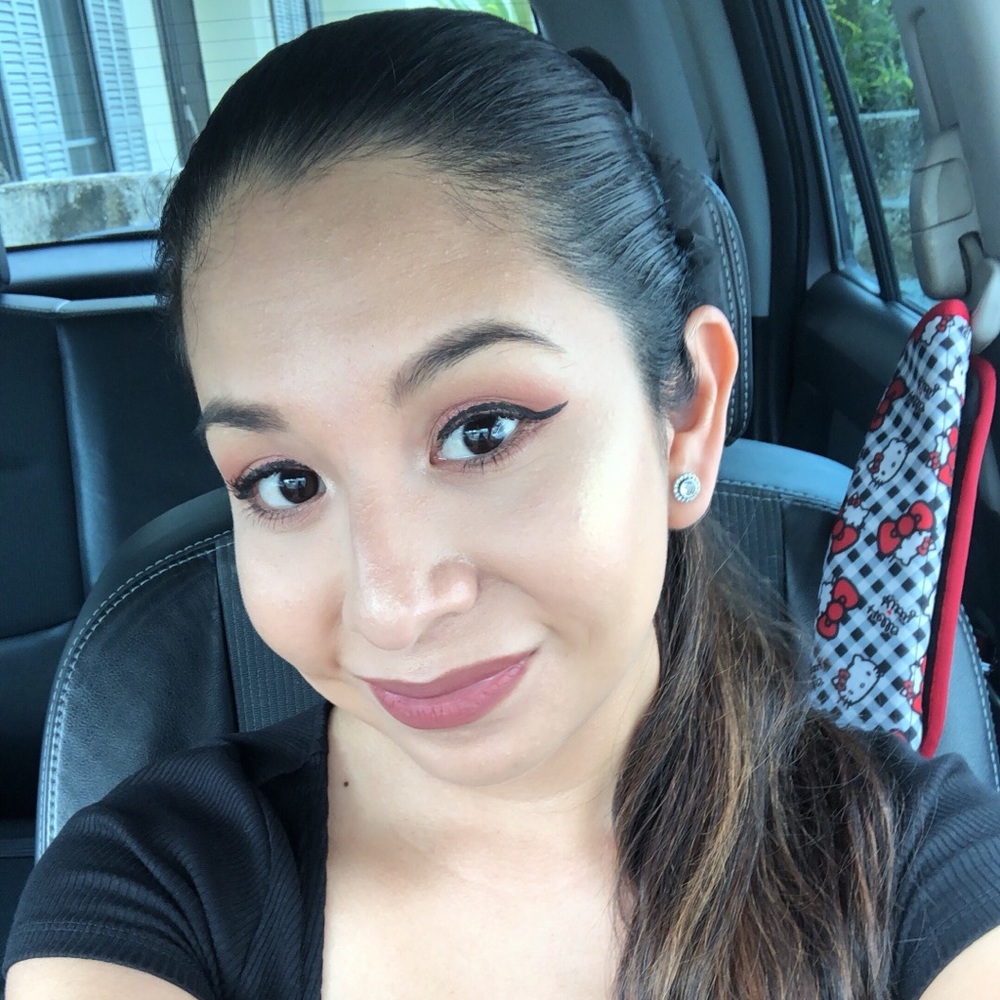 Meet your Posher, Yvette